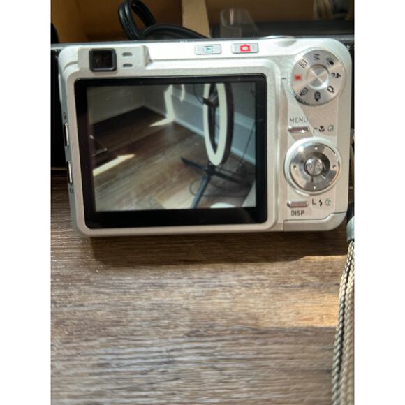 CASIO EXILIM EX-2750 7.2 Mega Pixels 3X Zoom With Charger USB Cradle - Picture 7 of 16